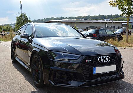 Audi RS4 Avant 2.9TFSI SportDiff+B&O+Vmax+Panorama+LED