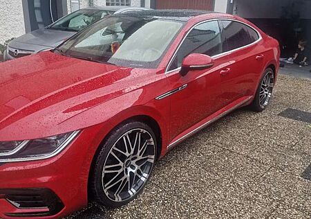 VW Arteon Volkswagen 2.0 TSI DSG R-Line