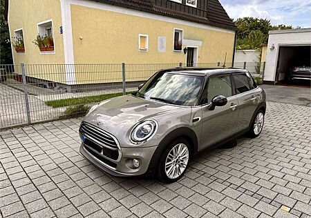 Mini Cooper 5-Türer / Autom. / LED / Navi / CarPlay / Chili