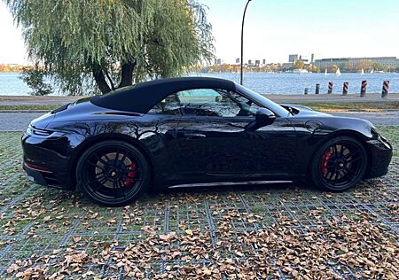 Porsche 992 911 Carrera 4 GTS Cabriolet