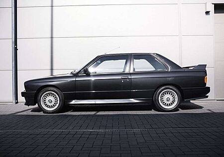 BMW M3 E30 - dt. Auto - 2. Hd. - neuwertig - 29TKM!!