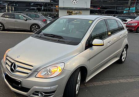 Mercedes-Benz B 200 Mercedes B200 CDI Facelift Automat | TÜV Juni 202