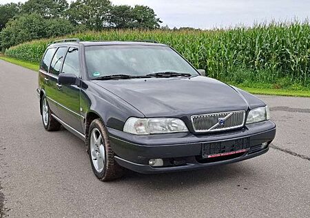 Volvo V70 2.5