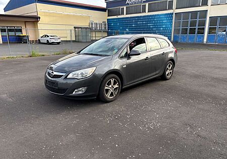 Opel Astra J 1.6 Sports Tourer Edition TÜV 06/2026