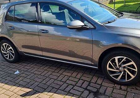 VW Golf Volkswagen Sound Edition