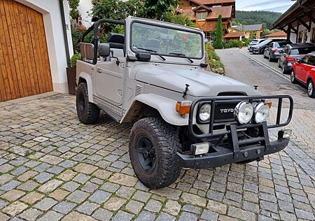 Toyota FJ40 Oldtimer