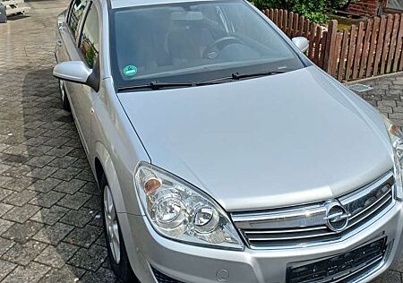 Opel Astra Stufenheck 1.6 Easytronic Edition