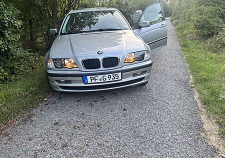 BMW 318 Rotes Leder | 95.000 km | Sammlerfahrzeug |