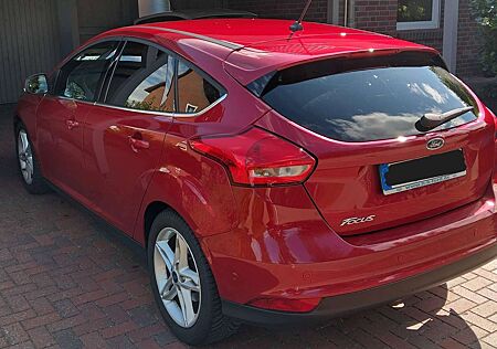 Ford Focus Focus 1.5 TDCi DPF Start-Stopp-System Titanium - RESERVIERT!!!
