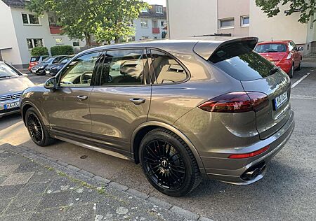 Porsche Cayenne GTS