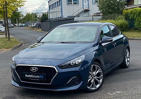 Hyundai i30 Fastback Style*Navi*RFK*8-Fach*