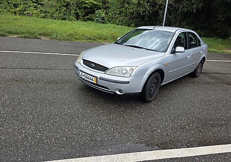 Ford Mondeo 2.0 Ghia