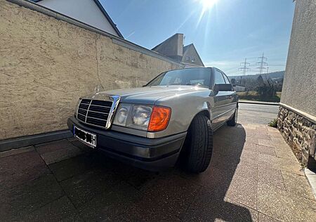 Mercedes-Benz E 260