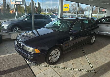 BMW 520 i Touring SCHALTER AHK KLIMA HU 01/27