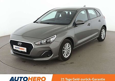 Hyundai i30 1.4 MPI Select*NAVI*TEMPO*CAM*PDC*SHZ*