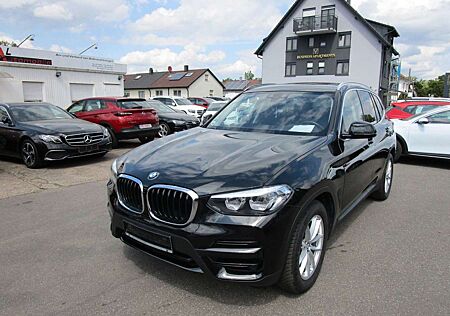 BMW X3 xDrive 20 i Advantage*LEDER*LED*NAVI*AHK*