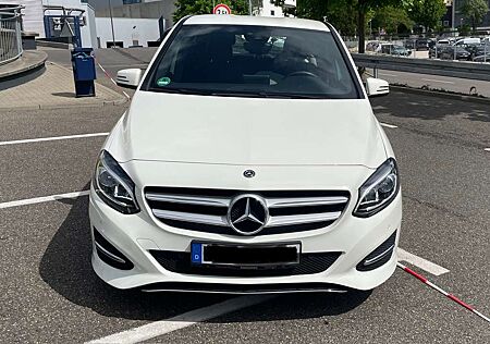 Mercedes-Benz B 180 7G-DCT Style