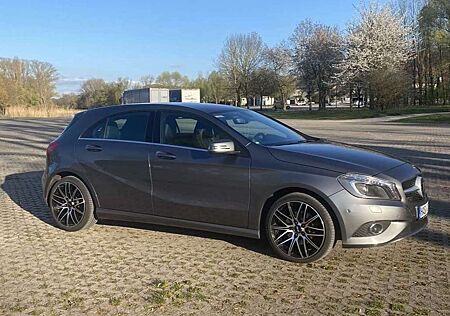 Mercedes-Benz A 200 CDI / d (176.008)