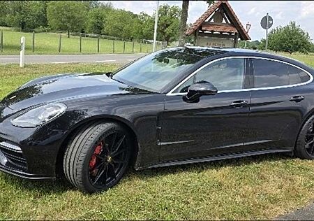 Porsche Panamera Turbo S PDK