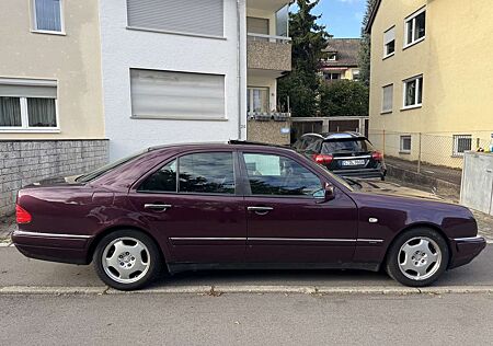 Mercedes-Benz E 280 E280 AVANTGARDE 1 HAND TÜV NEU