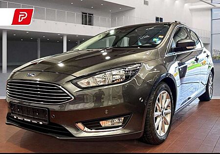 Ford Focus Titanium | 1 Hand | Vollausstattung| Top Zustand
