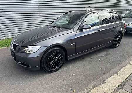 BMW 320i 320 Touring Aut.Leder Navi Xinon,TUV 2027