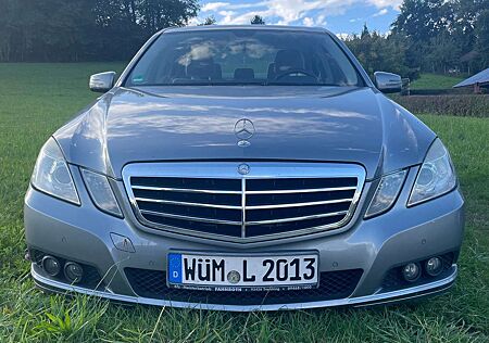Mercedes-Benz E 220 Limousine