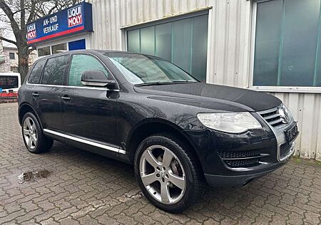 VW Touareg Volkswagen 3.0 V6 TDI Tiptronic