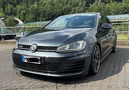 VW Golf Volkswagen GTD BlueMotion Technology