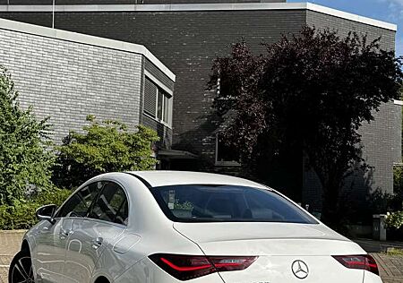 Mercedes-Benz CLA 200 7G-DCT Edition Progressive Line