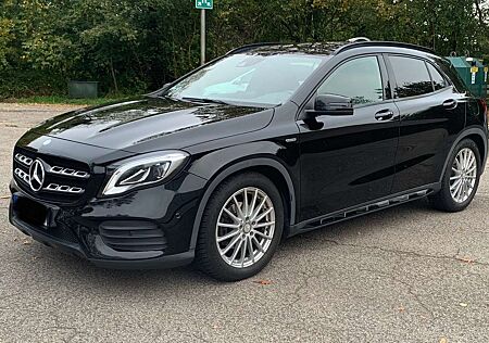 Mercedes-Benz GLA 180 7G-DCT AMG Line // GARANTIE bis 01/2025