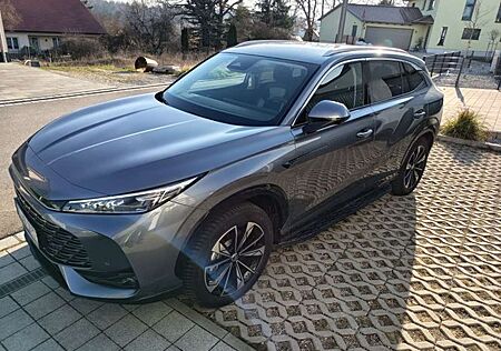 MG HS PHEV Luxury