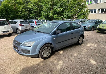 Ford Focus Trend 1.4 80 PS Winterreifen Tüv Neu