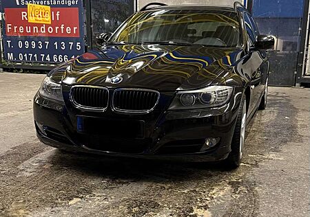 BMW 320i 320 3er Touring Touring Aut., Pano, AHK, NaviPro