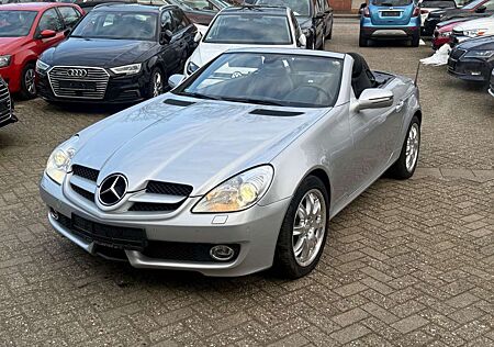 Mercedes-Benz SLK 200 Kompressor*NAVI*XENON*SHZ*NHZ*LEDER*PDC*
