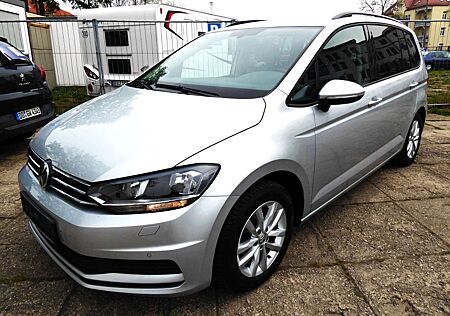 VW Touran Volkswagen Comf.,7-sitze,Start-St.,Navi,Klima,Alu,E6
