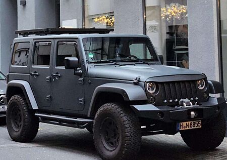 Jeep Wrangler Unlimited 2.8 CRD DPF Automatik Sahara