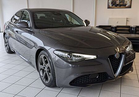 Alfa Romeo Giulia Super 2.2d Aut. Navi Leder Bi-Xenon 18"