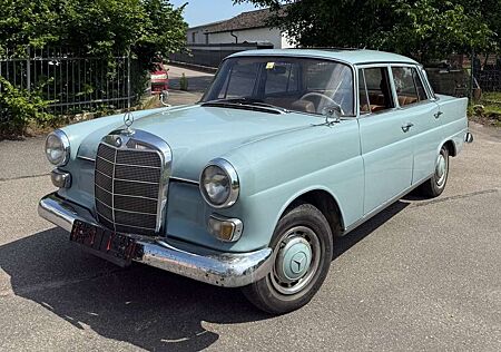 Mercedes-Benz 200 W110 Diesel Heckflosse H-Zulassung 9/2026
