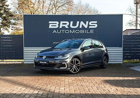 VW Golf Volkswagen VII Lim. GTE Standheizung ACC NAVI LED DAB