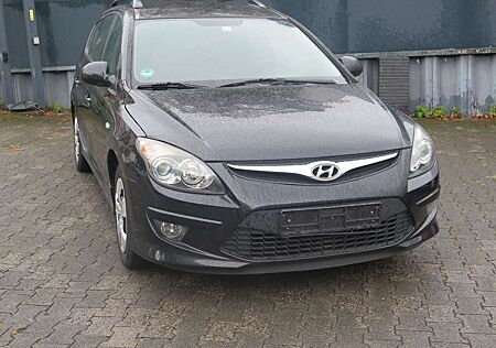 Hyundai i30 cw 1,6-DIESEL ,kein Wartungsst., 2.Hnd