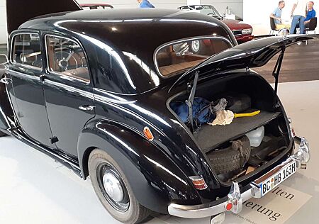 Mercedes-Benz 220 Limousine