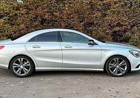 Mercedes-Benz CLA 180 AMG Line