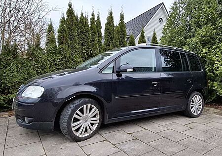 VW Touran Volkswagen 2.0 TDI DSG Highline Schiebedach