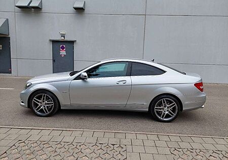 Mercedes-Benz C 220 CDI DPF Coupe (BlueEFFICIENCY) 7G-TRONIC