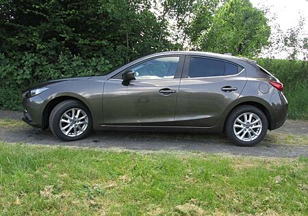 Mazda 3 SKYACTIV-D 105 Center-Line