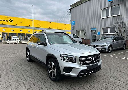 Mercedes-Benz GLB 200 AHK Pano MBUX Kamera Multibeam