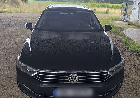 VW Passat Variant Volkswagen Highline BMT/Start-Stopp Standheizung Massage