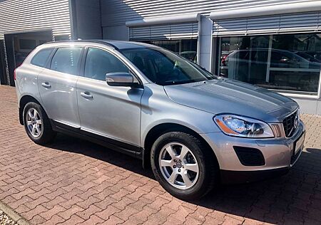 Volvo XC 60 XC60 XC60 Momentum AWD/Sitzhz/Tempomat/Bi Xenon