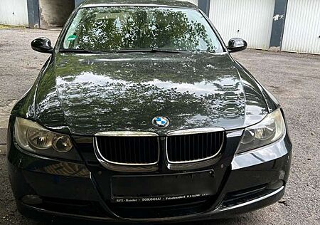 BMW 320i 320